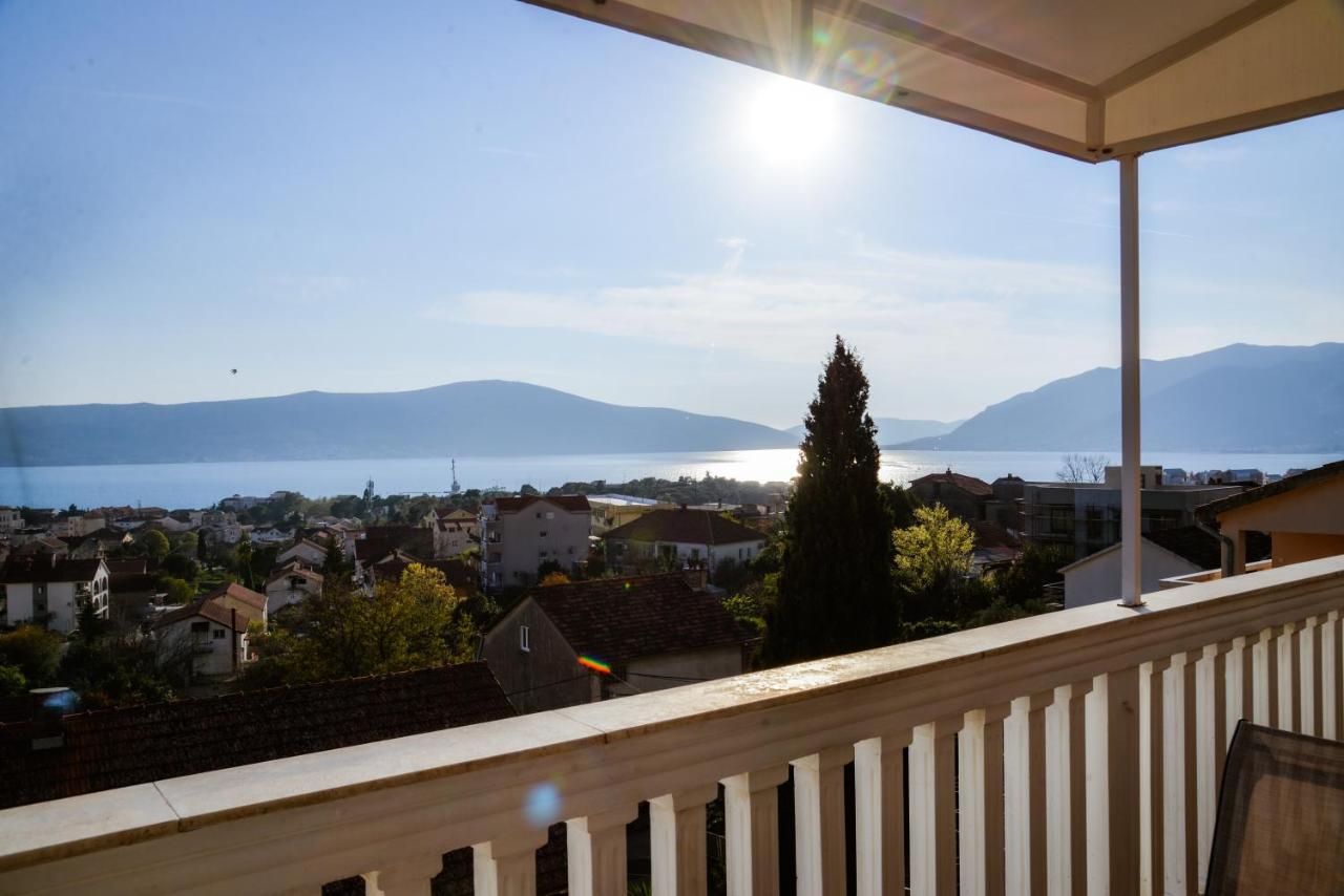 Iker Apartments Tivat Eksteriør billede