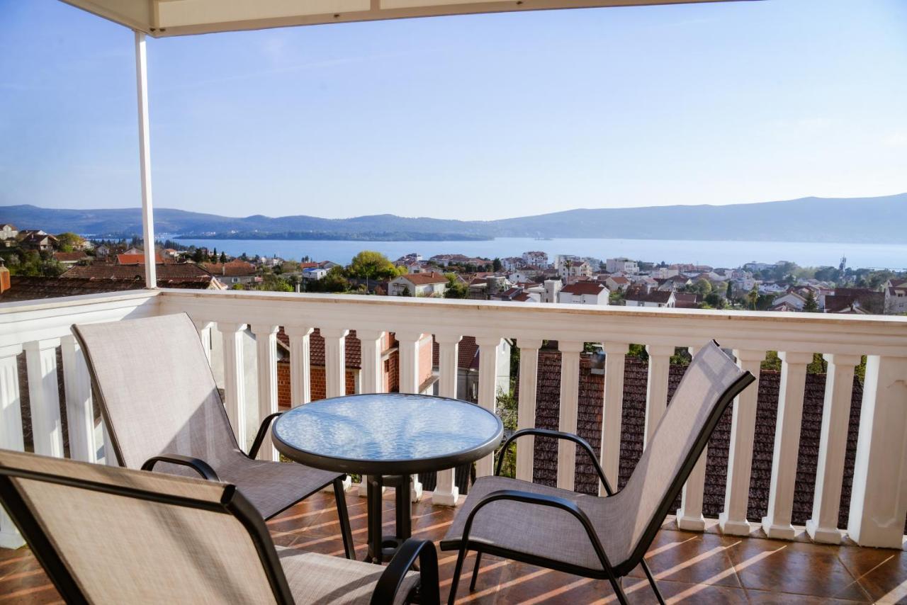 Iker Apartments Tivat Eksteriør billede